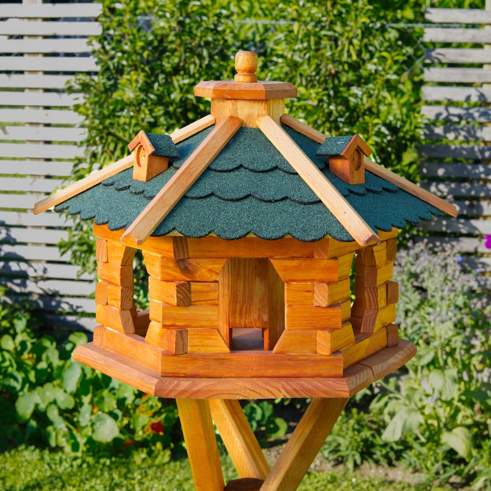 Vogelhaus Aus Holz Mit Ständer - Drei Größen Für Gartenvögel (L, XL, XXL)