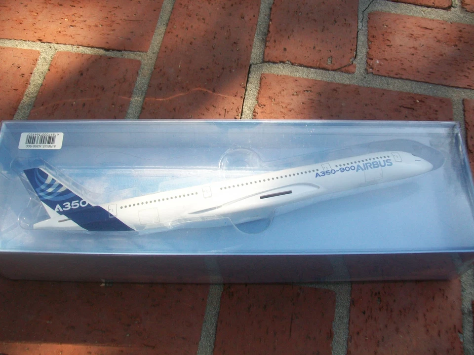 Skymarks Hogan Style Airbus House Livery modelo A350-900 - Imagem 4 de 4