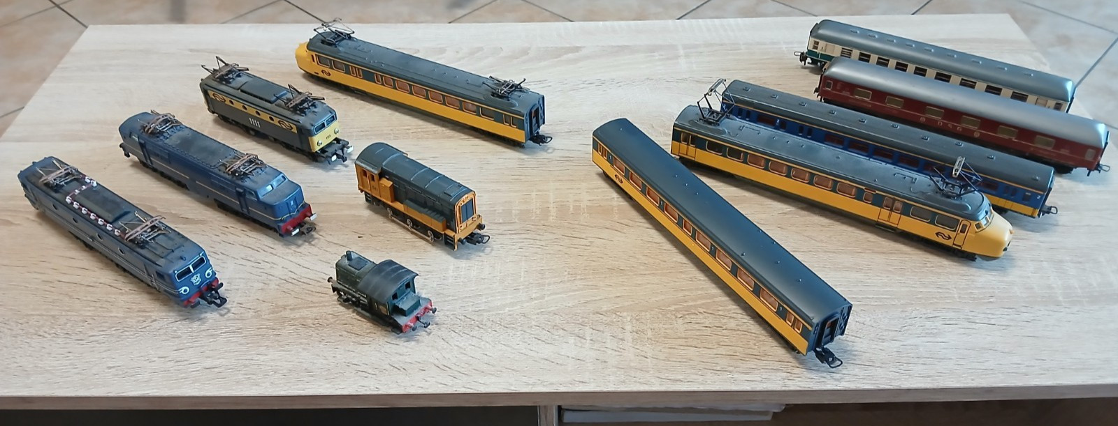 lotto lima rivarossi misto locomotive e carrozze NS e DB + REGALO