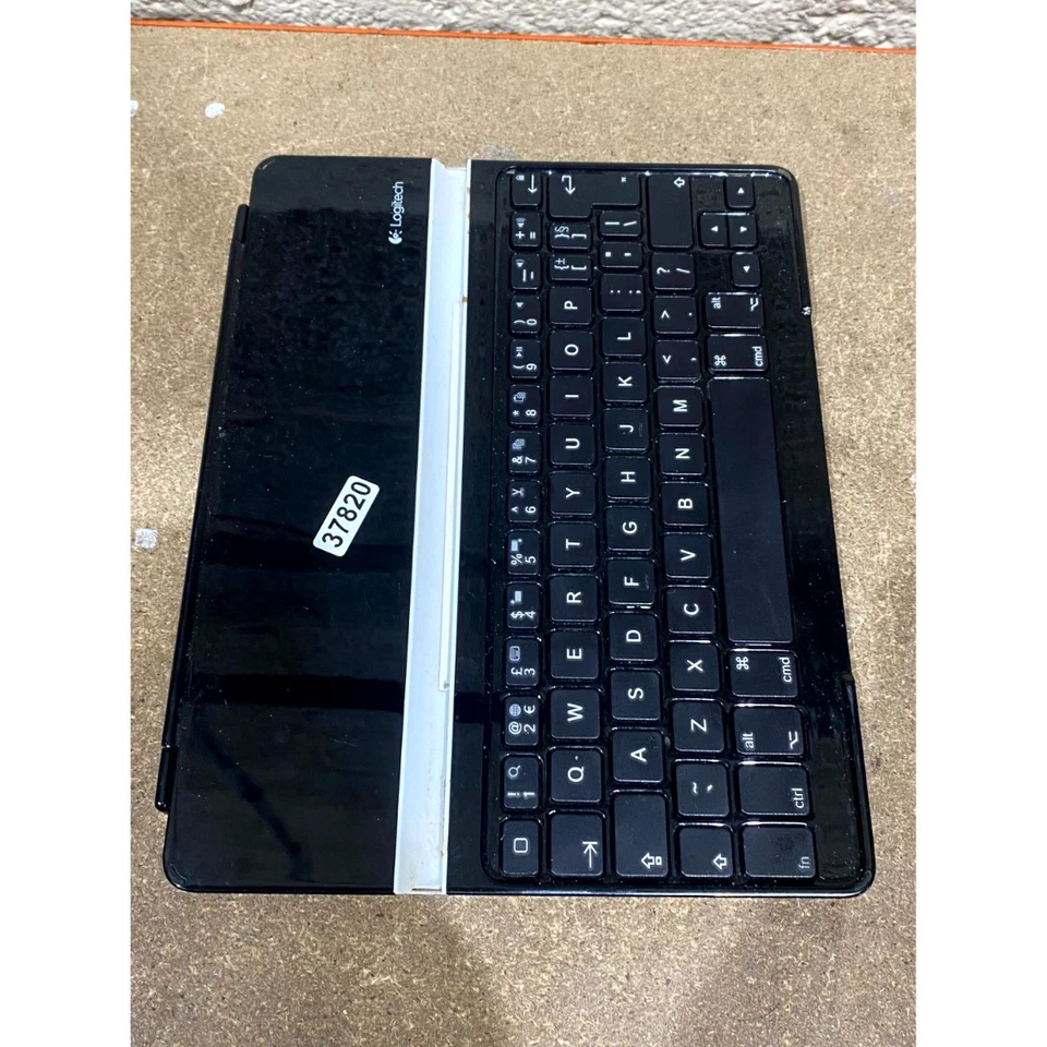 Logitech Slim Keyboard Cover Black Bluetooth Wireless QWERTY Standard for iPad - Image 2 of 4