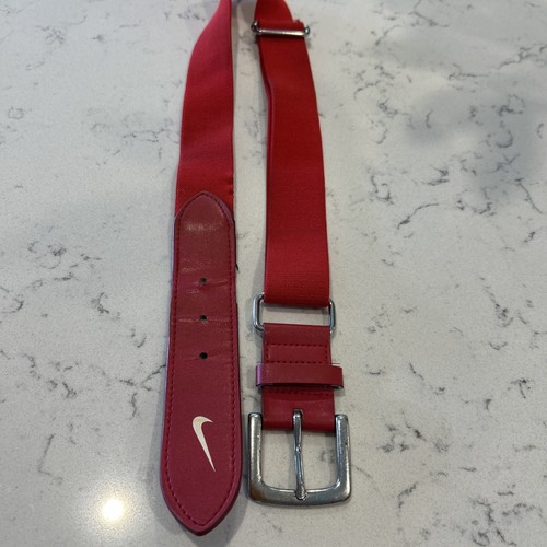 Nike Baseballgürtel rot elastisch verstellbar ausziehbar Einheitsgröße Swoosh Unisex