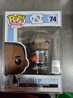 Funko Pop! - NBA - Michael Jordan - UNC - 74 - Pop Protector
