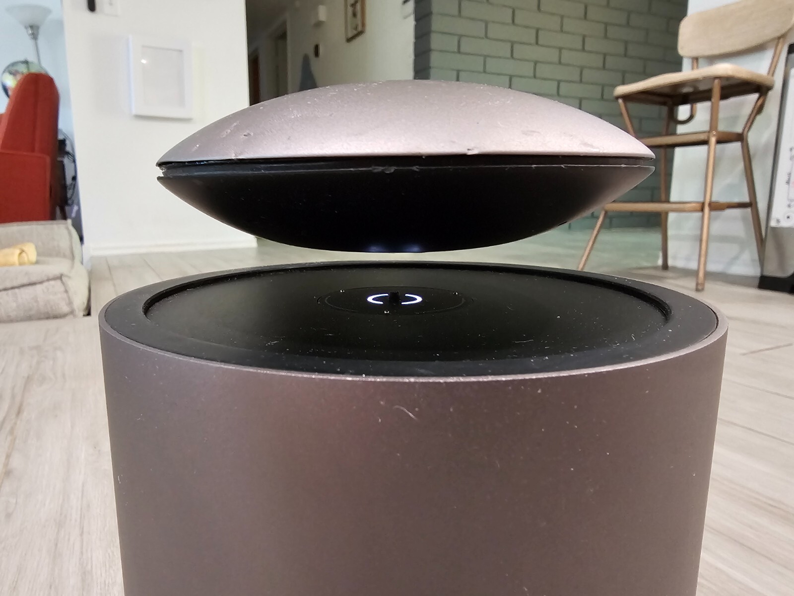 MARS Auto-Levitating Bluetooth Speaker by crazybaby