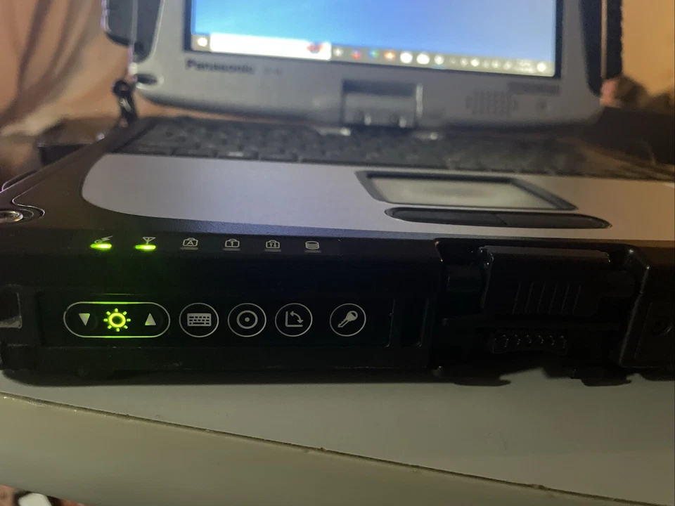 Panasonic Toughbook CF-19 MK8 i5-3610ME 8GB 320GB Laptop WIFI and GPS Touch Rug - Image 2 of 4