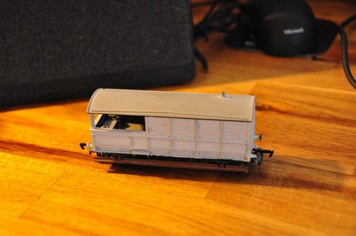 Mainline 27427 20 Tonnen Schutzbleche Bremswagen umlackiert | Zustand: Used