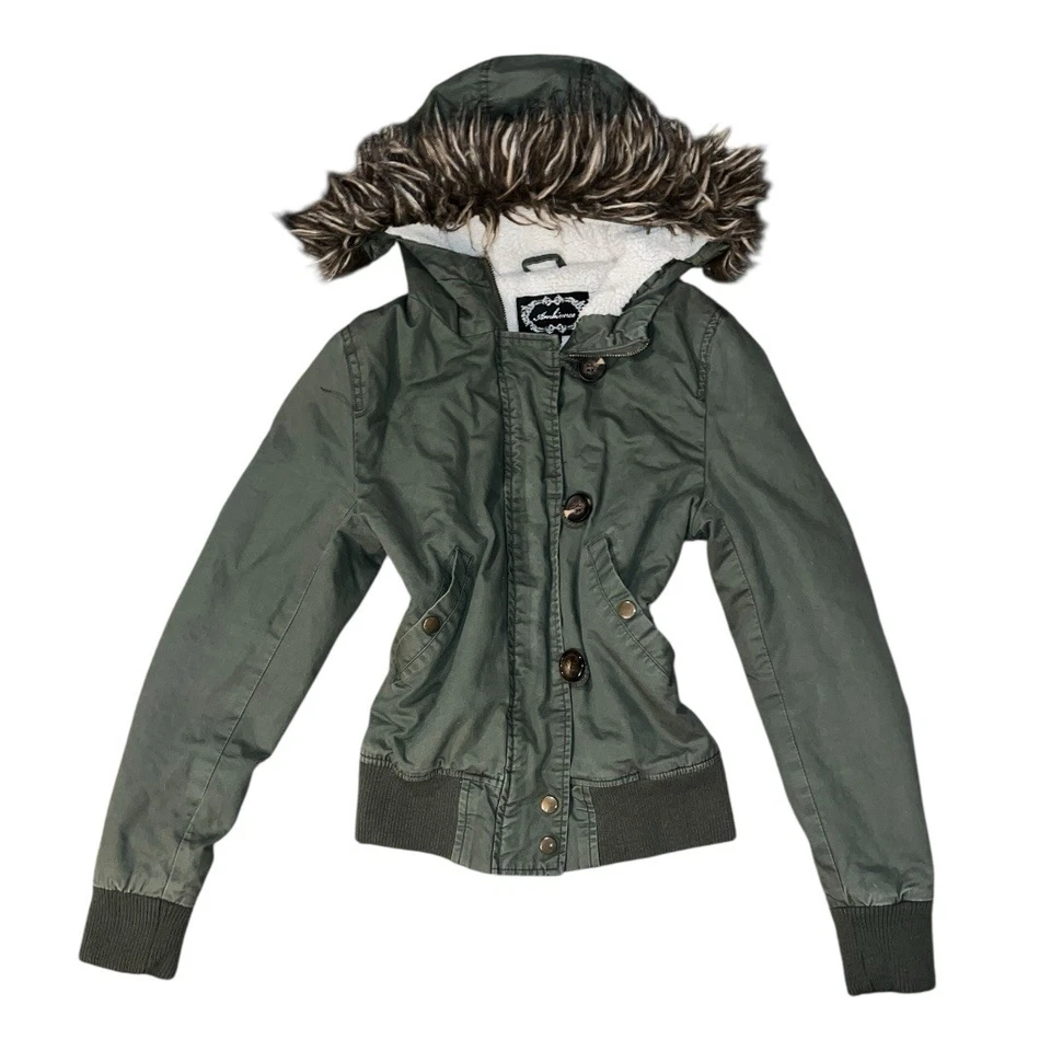 Chaqueta Bomber Ambiance Apparel Y2K Ajustada Verde Oliva con Capucha de Piel Sintética -Talla S Foto 4 de 4