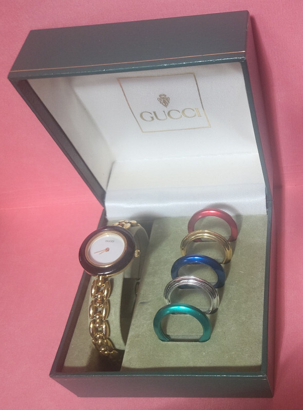 Vintage Womens Gucci 11/12.2 Petite 1200 6 Bezel Interchangeable Gold Tone Watch