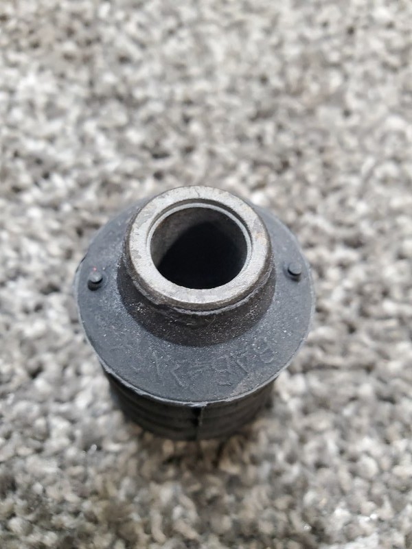 FREIGHTLINER ISOLATOR - HOOD SUPPORT, 17-20709-001 - FREE SHIPPING