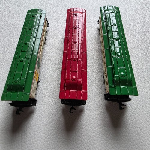 Bachmann N Scale Spirit of Christmas Passenger Train (partial) Set BAC 24017 - Picture 7 of 11