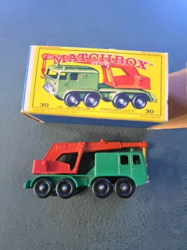 MATCHBOX No. 30, 8 WHEEL CRANE TRUCK WITH ORIGINAL BOX, LESNEY, ENGLAND MIB