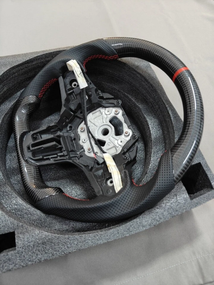 Carbon Fiber Steering Wheel with Heated For BMW G30 X3 X4 X5 X6 X7 M5 M8 X5M X6M Foto 4 de 4