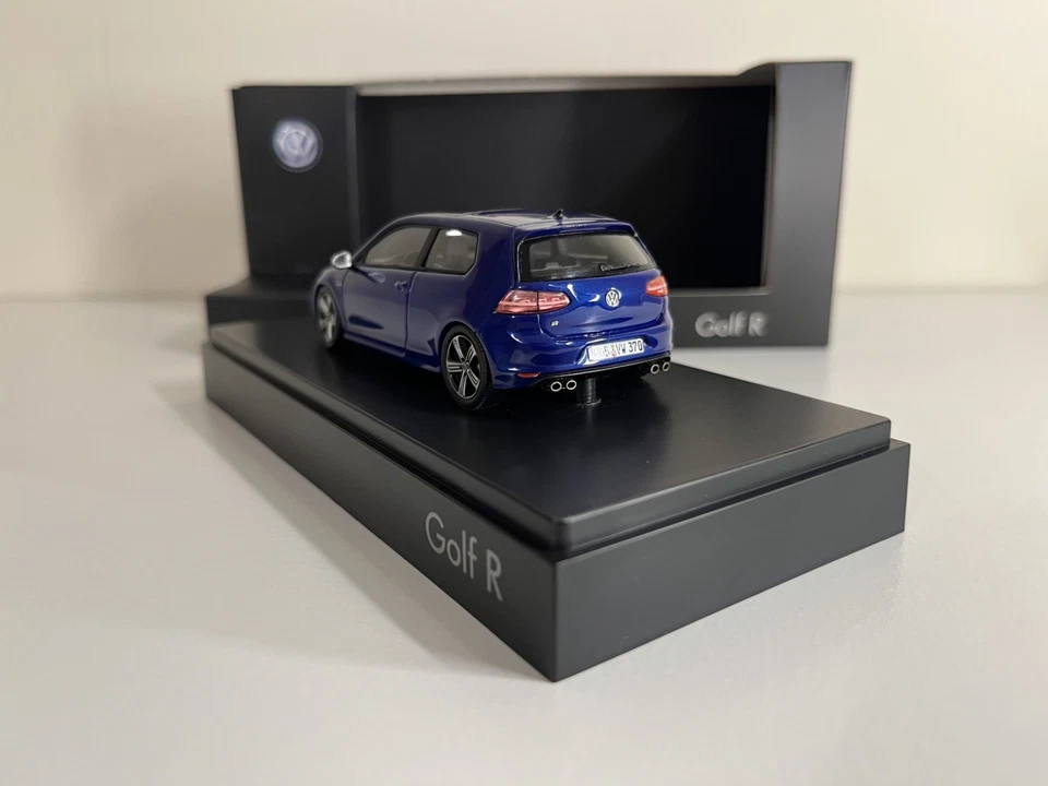 Coche modelo raro Spark 1:43 Volkswagen VW Golf R Mk7 Lapiz azul (5GV099300D5K) Foto 3 de 4