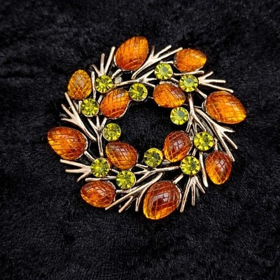 Eichelkranz Brosche goldfarben Vintage inspiriert Schmuck Obst Nuss Herbstblätter