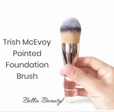 Trish McEvoy Pointed Foundation Brush Travel Size    ~NEW~