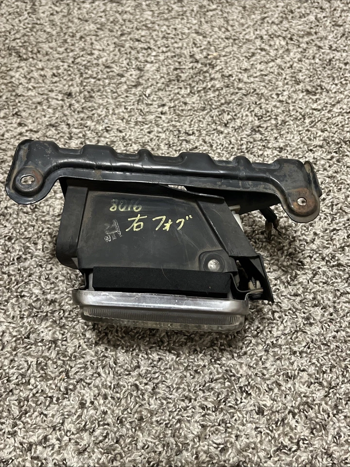 1986 - 1993 年丰田 Supra MK3 乘客侧雾灯带支架 JDM 型号 — 第 2/4 张图片