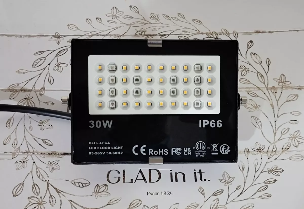 Melpo flood light deals