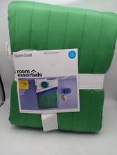 Room Essentials Satin Quilt Green Full/ Queen Size