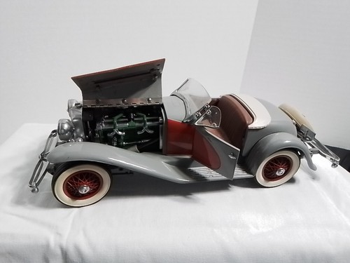 Danbury Mint 1935 Duesenberg SSJ Speedster Red/Gray 1:24 Scale Diecast - Picture 6 of 10