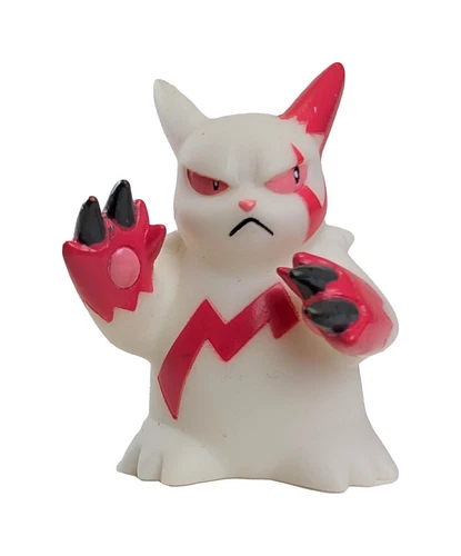 Zangoose Bandai Pokemon Kids Vintage 2004 Toy. 1.5" Finger Puppet Series