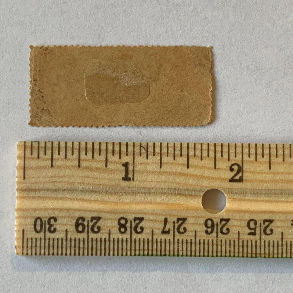 TAG DE REGISTRO PORNÔ FRANÇA N°. 676 COM PALAVRA "PORNÔ" NELE - Imagem 3 de 3