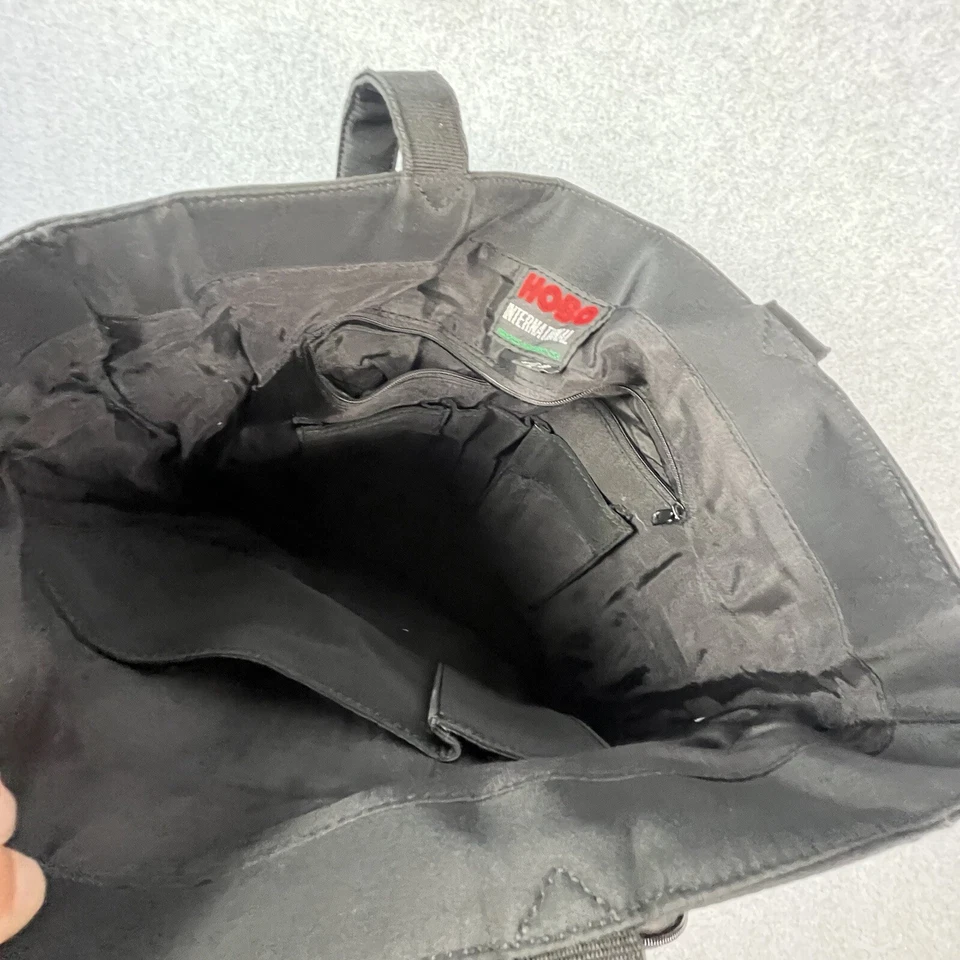Bolso Hobo International negro muchos bolsillos Foto 3 de 4