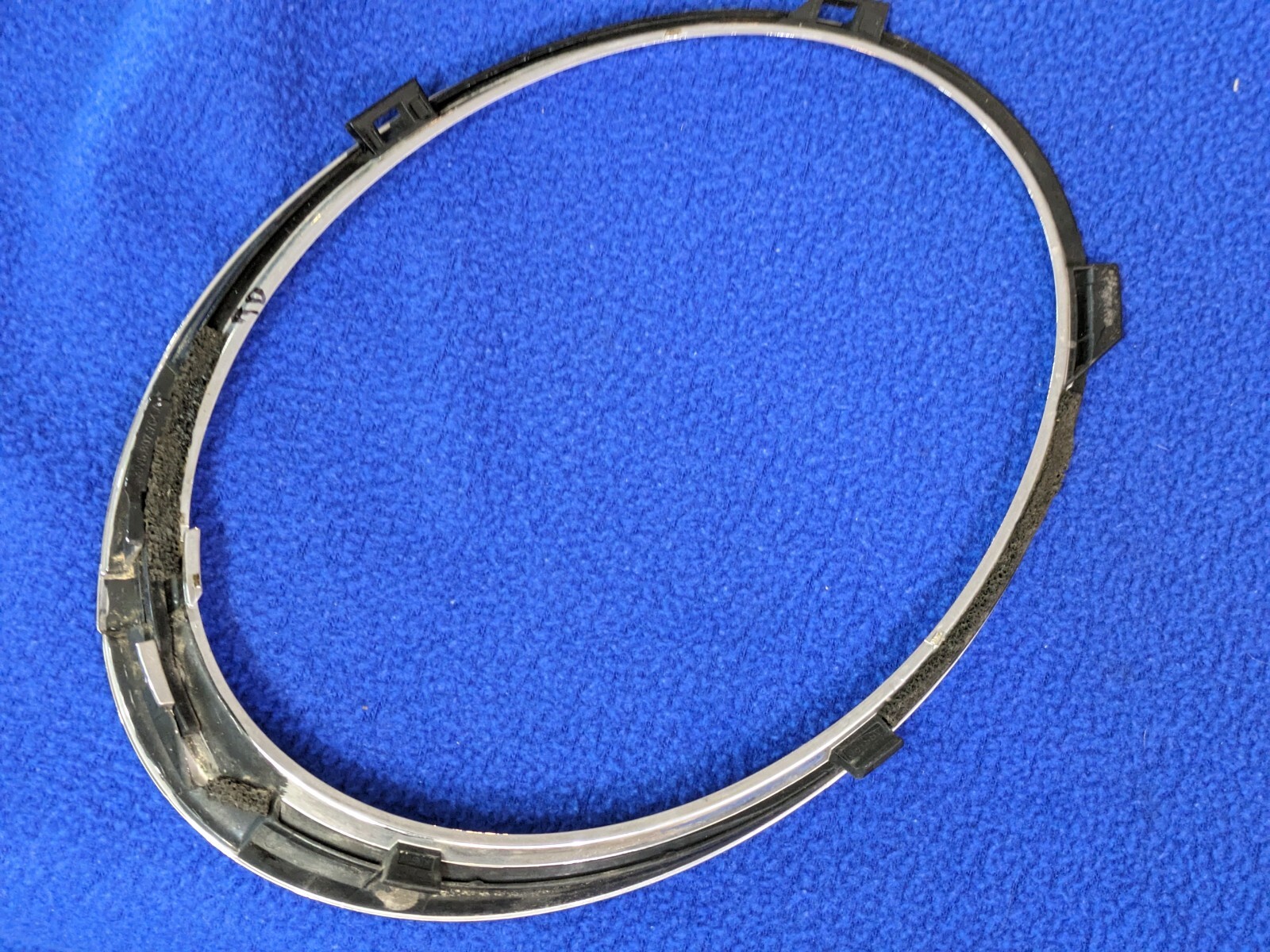 2006-2012 BENTLEY CONTINENTAL FRONT RIGHT passenger outside HEADLIGHT TRIM ring