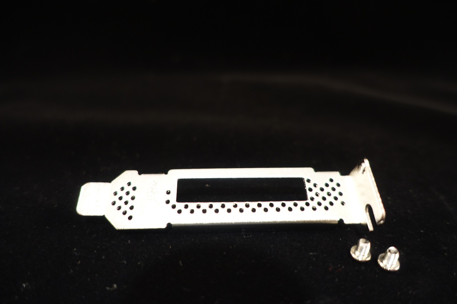  LOW (SHORT) PROFILE BRACKET FOR SAS3801E / SAS3801E-HP / 488765-B21 /489103-001