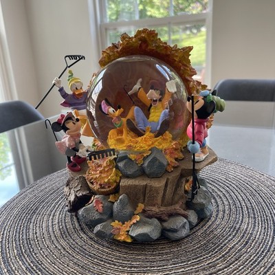 Disney Fab 5 Raking Leaves Snow Globe Mickey Minnie Goofy Donald Pluto RARE