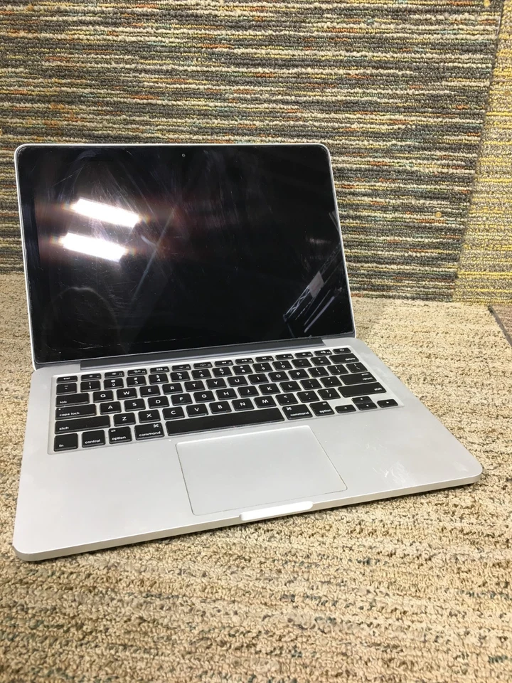 MacBook Pro 13", PRINCIPIOS DE 2015 MF839LL/A, i5-5257U 2,70 GHz, 8 GB, SSD de 128 GB Foto 2 de 4