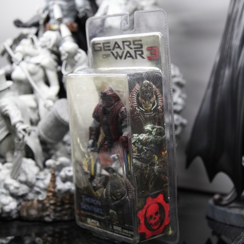 1pc/NECA Gears of War 3 Theron Sentinel includes Torquebow Action Figure Model - Picture 10 of 15