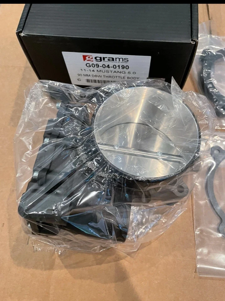 Cuerpo del acelerador C&L Grams Performance DBW 90 mm para Ford Mustang GT 11-14 5,0 Foto 2 de 4