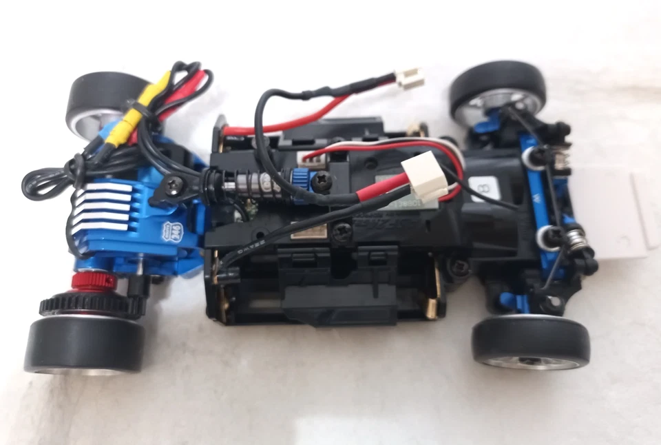 Kyosho Mini-Z MR-03VE Lamborghini Body Many Options R246 Aluminum Motor Mount - Image 4 of 4