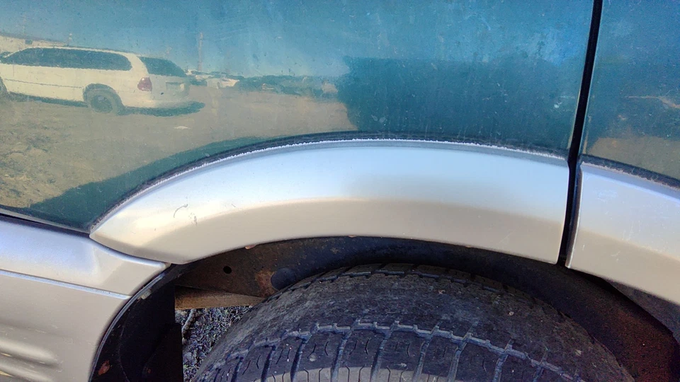 Honda Passport Rh 2000 pasajero trasero derecho llamarada moldeada en cuarto de panel OEM Foto 2 de 3