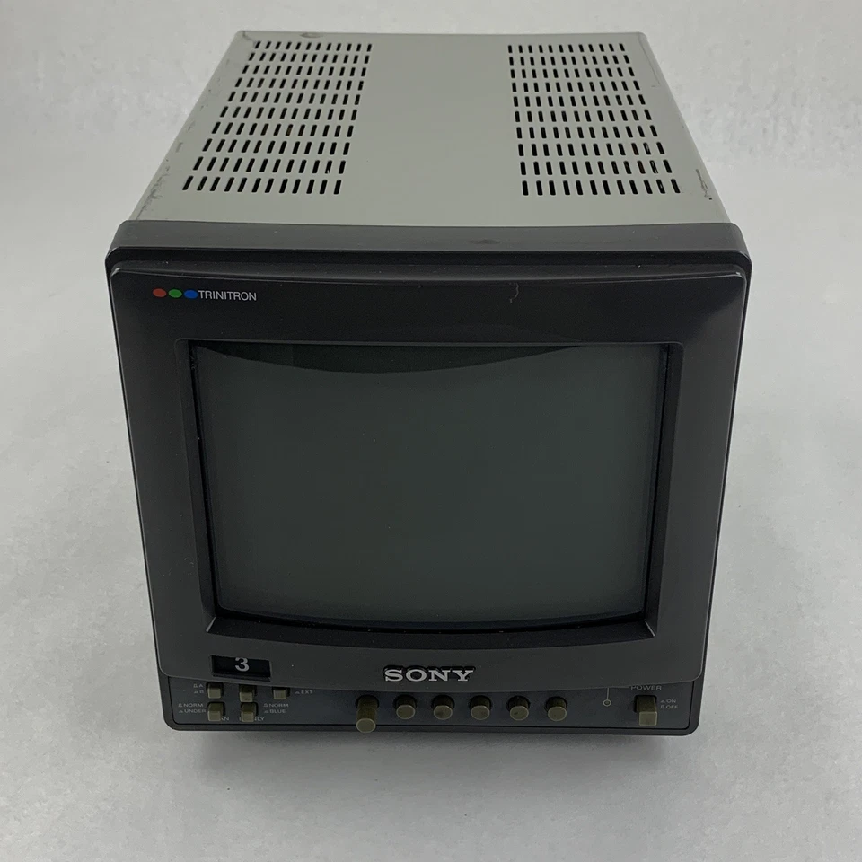Sony Trinitron PVM-8220 8" Analog Display CRT Monitor Green Dark Screen Tested - Image 3 of 4