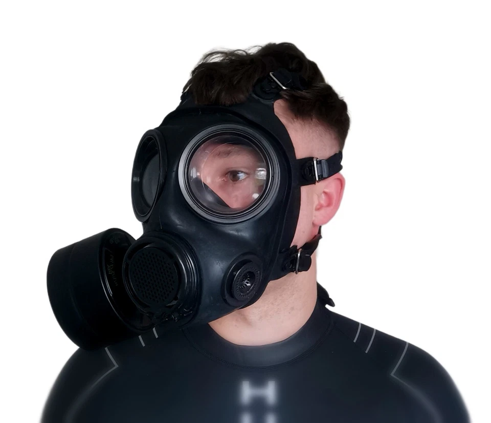 S10.2 Black Rubber Fetish Gas Mask Similar To The S10 Gas Mask - Image 3 of 4