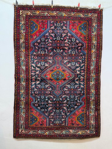 Vintage Gorgeous Hand Knotted Oriental Wool Rug Floor Area 165x106 Cm