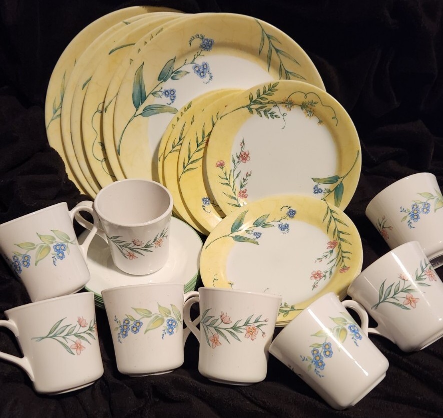 CORELLE "MY GARDEN" PATTERN Yellow 32 PC. DINNERWARE SET 8 Of Each! eBay