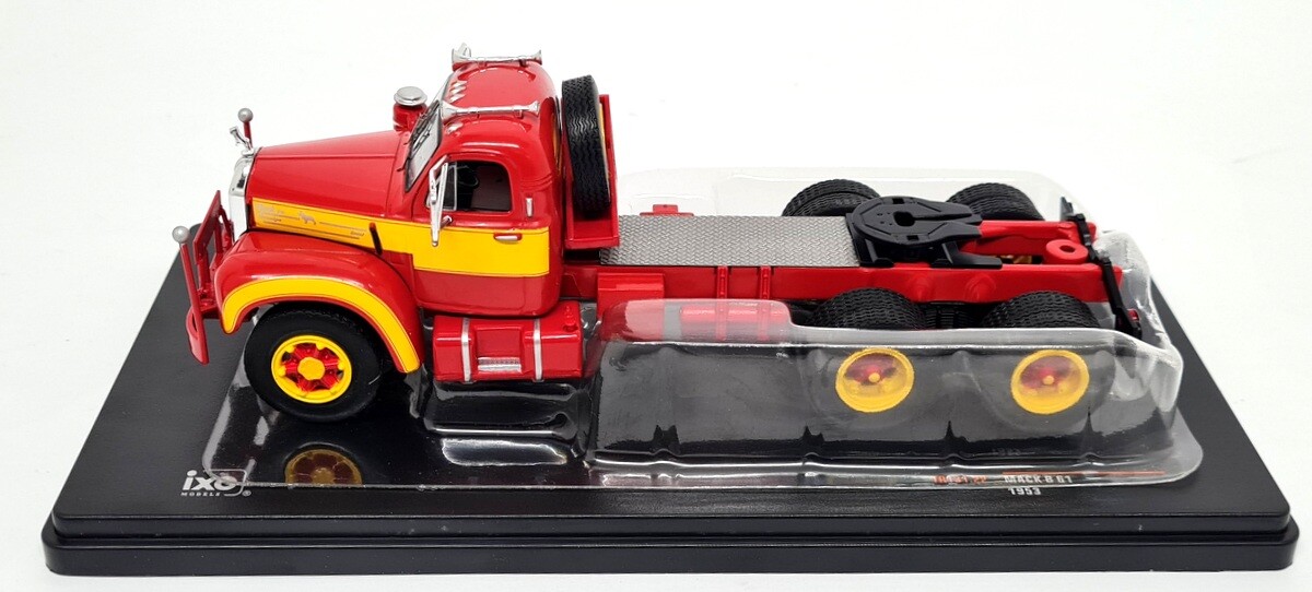 iXO 1/43 - Mack B 61 1953 Red / Yellow Diecast Scale Model