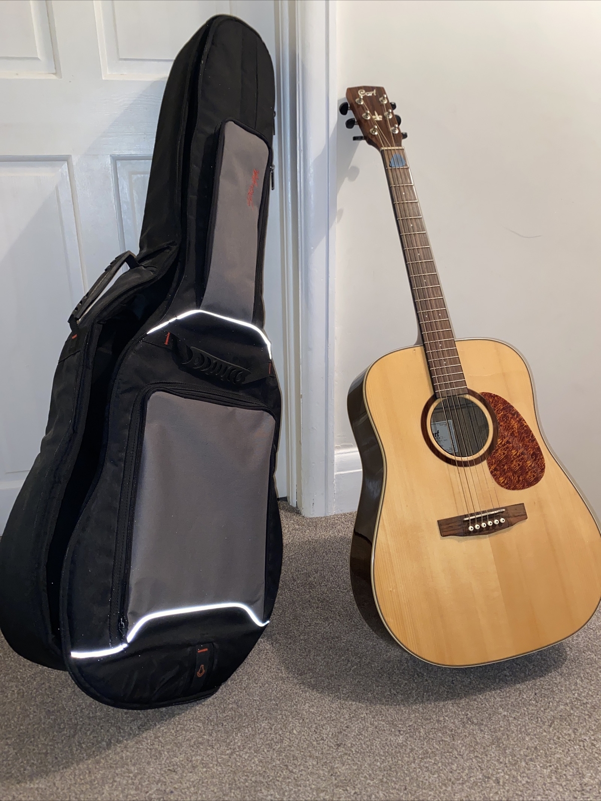 Cort Earth 100R NAT Acoustic Guitar (Natural) – Solid Spruce Top –Great Con