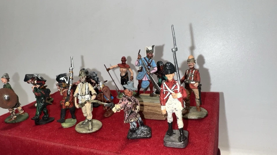 Lote de 15 soldados de hojalata pintados a mano - figuras históricas mixtas - 30-50 mm Foto 2 de 4