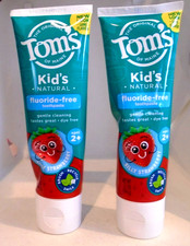 Tom's of Maine Natural Kid's Toothpaste, Silly Strawberry 5 oz- 2 Pack - Sealed