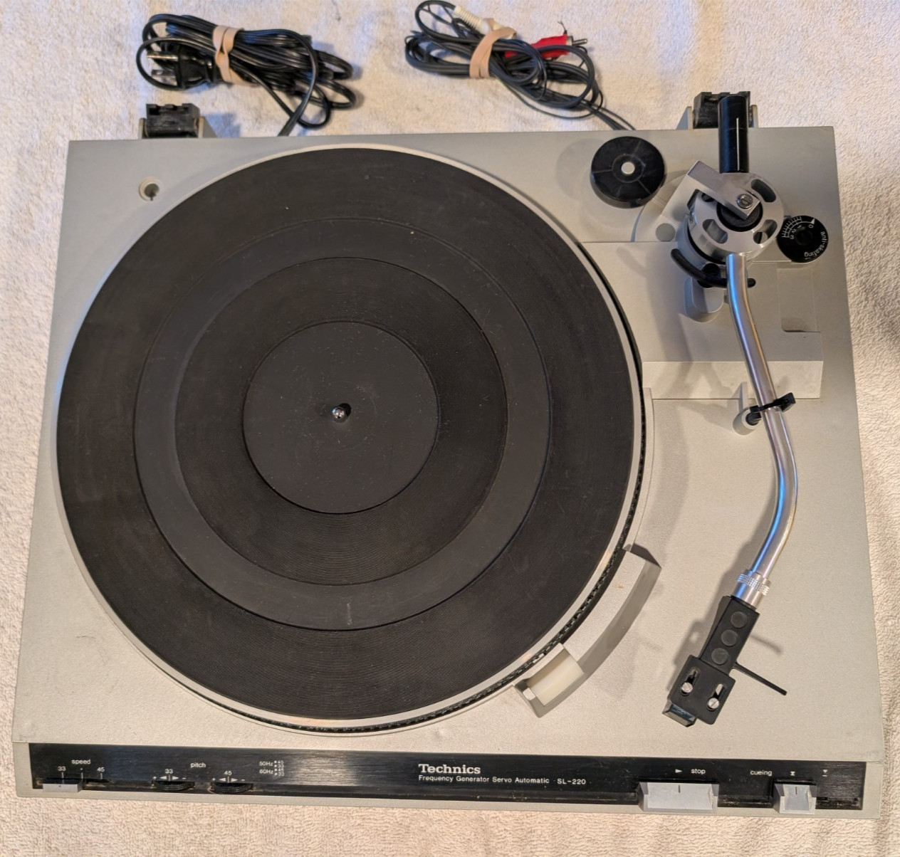 Technics Frequency Generator Servo Automatic SL-220 Turntabl