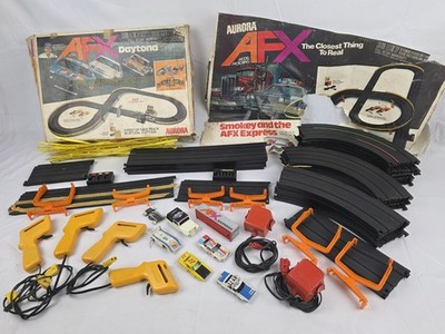 Aurora AFX Slot Car Mega Lot   Smokey Express + Daytona Track Cars Controllers