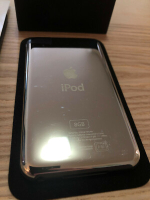 iPod Touch 1st Generation 8GB MA623J/B John Lennon Beatles Box