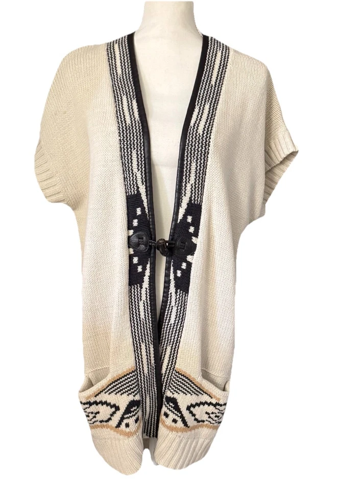 Chaleco Suéter Fylo Talla L Marfil con Borde Azteca Negro y Dorado Acento Botón Palanca Foto 2 de 4