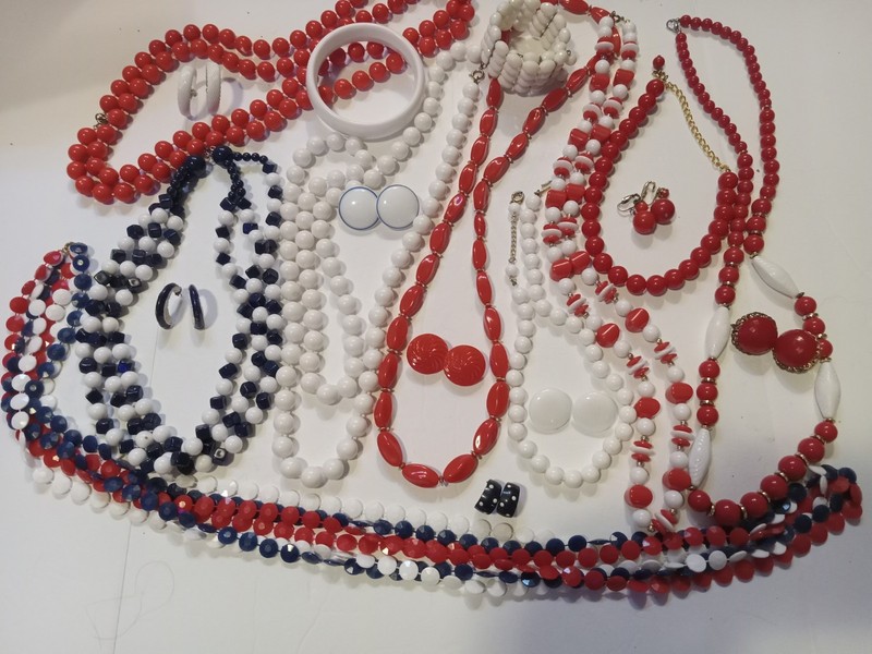 Lot Of 27 Pieces Patriotic Jewelry Necklaces Bracelets Earrings Red White Blue 