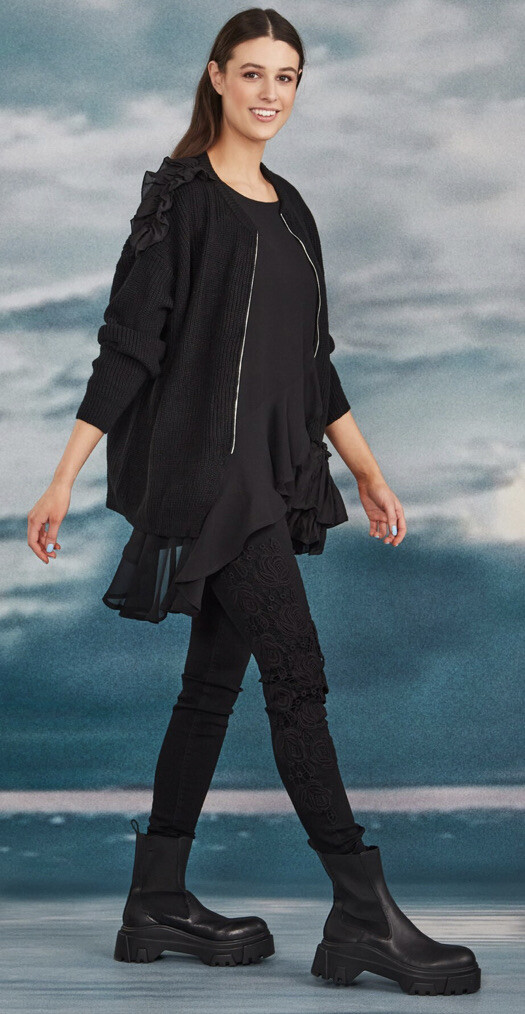 TRELISE COOPER CURATE Black Rose Embroidery Jeans Siz… Gem