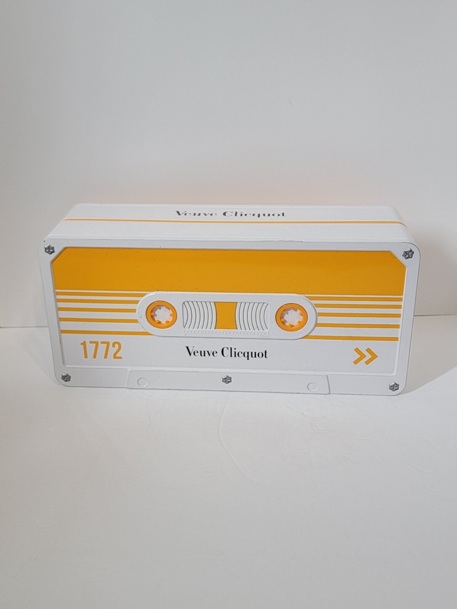 Veuve Clicquot ケース RARE VEUVE CLICQUOT CHAMPAGNE SILVER METAL SUITCASE TRUNK