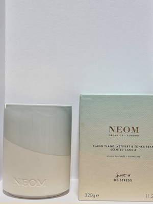 Neom Organics Ylang Ylang Vetivert & Tonkabohne Duftkerze 320g kleinere Risse