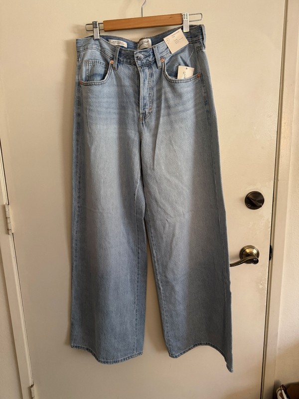 Universal Thread Mid Rise Super Wide Leg Jeans Light Wash Denim  8R New with tag